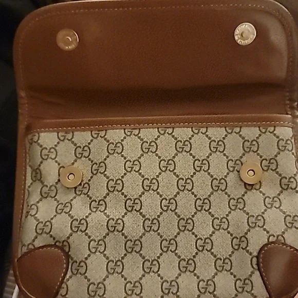 FAKE GUCCI CROSSOVER PURSE - Picture 2 of 2